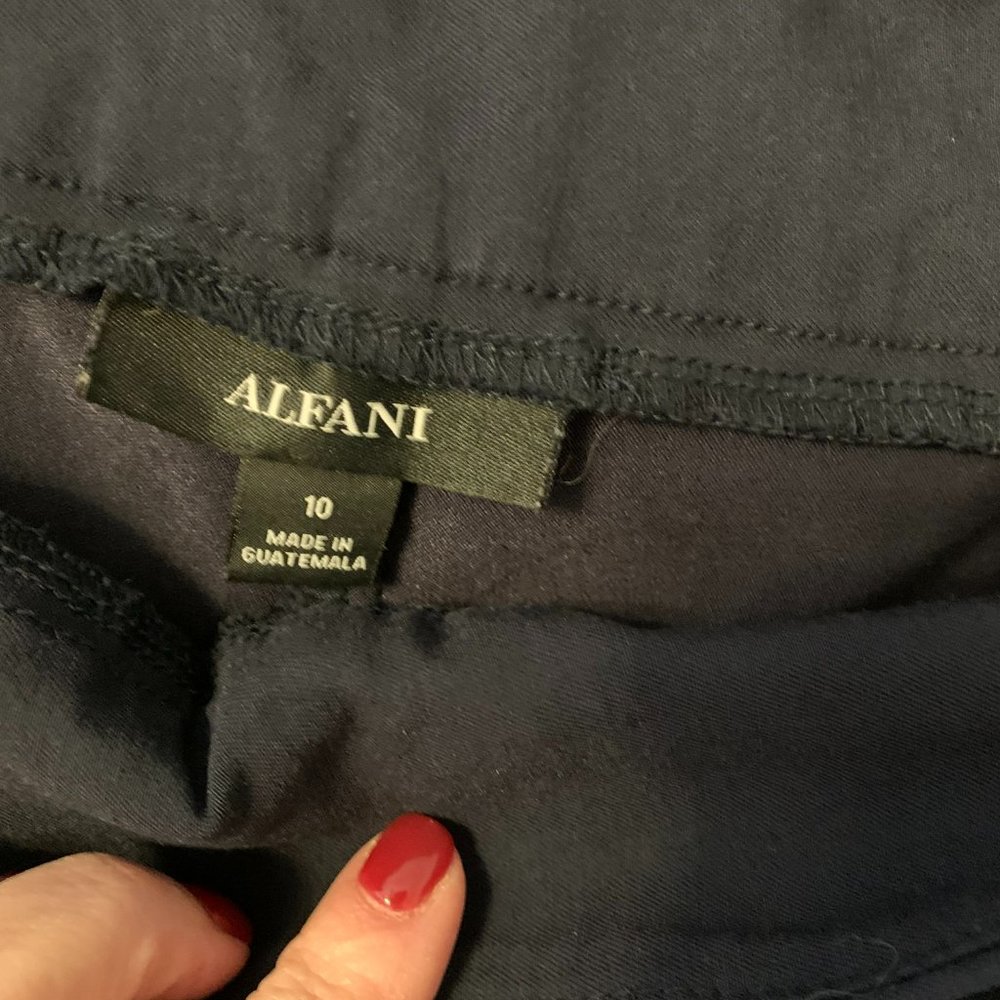 Capri Pants - Picture 2 of 2